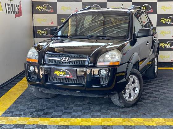 HYUNDAI TUCSON 2.0 GL 2WD 16V GASOLINA 4P MANUAL HYUNDAI TUCSON 2.0 GL 2WD 16V GASOLINA 4P MANUAL